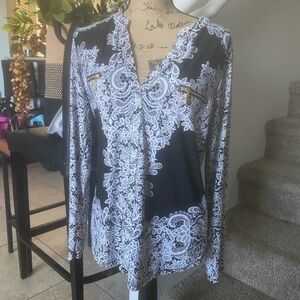 Black & White Lace-Print Long Sleeve Women’s Top